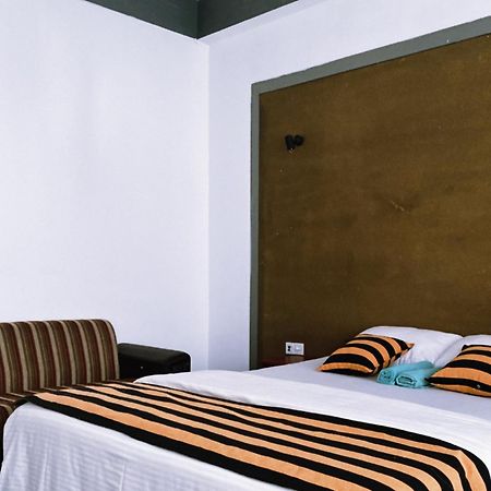 Monarch Ella Otel Dış mekan fotoğraf