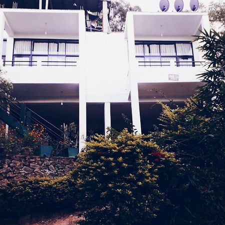 Monarch Ella Otel Dış mekan fotoğraf