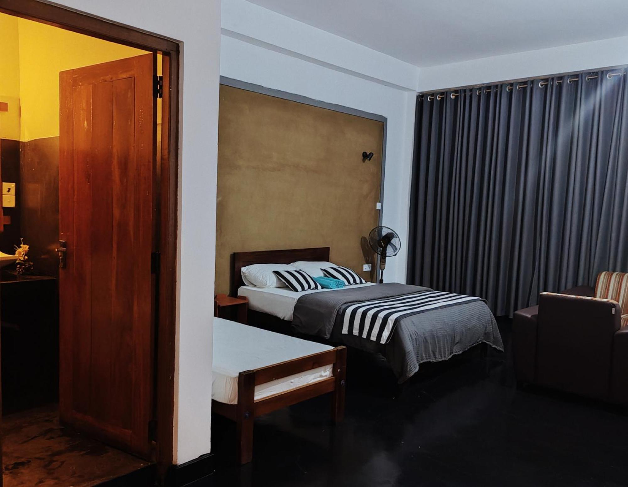 Monarch Ella Otel Dış mekan fotoğraf