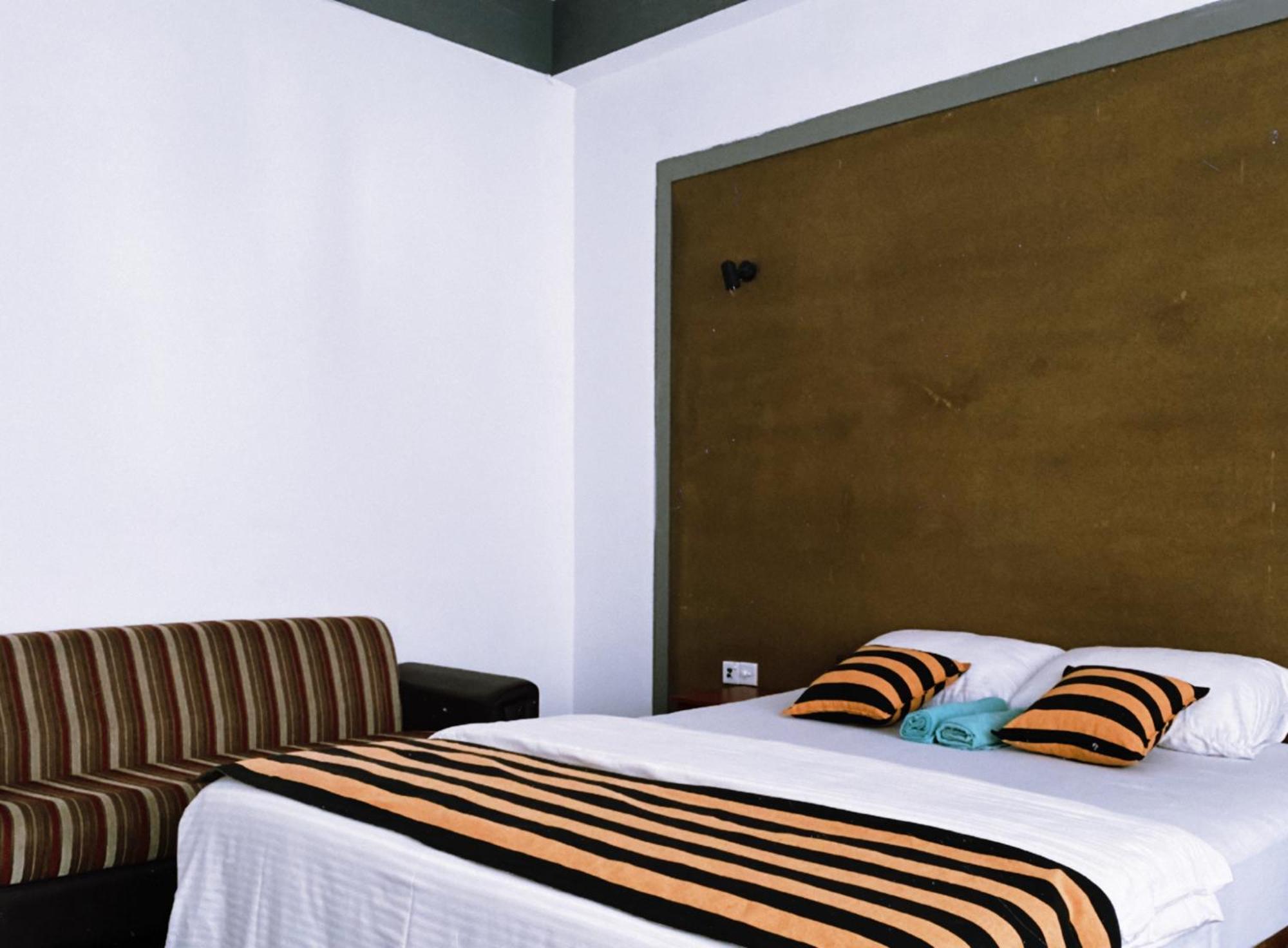 Monarch Ella Otel Dış mekan fotoğraf