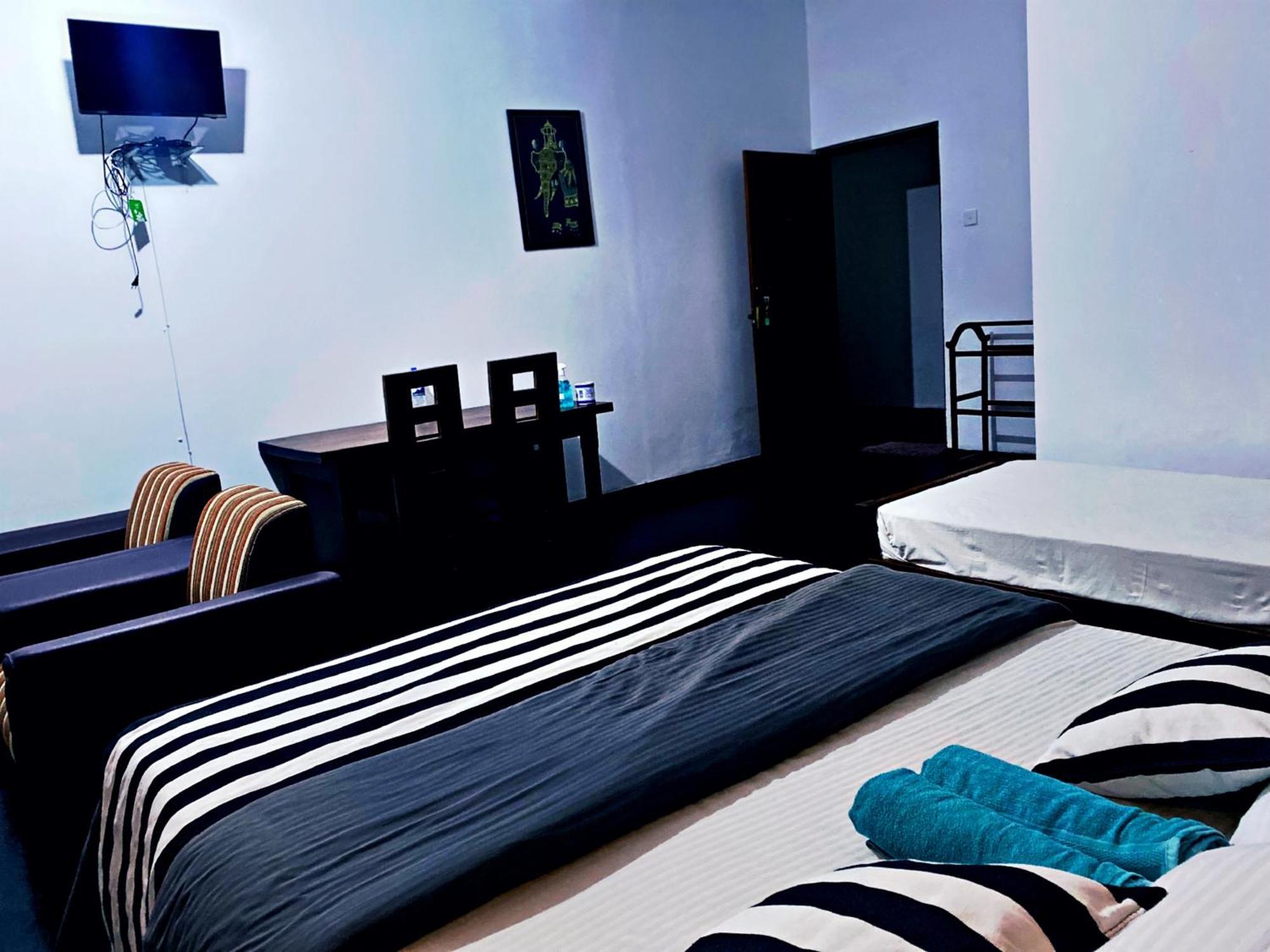 Monarch Ella Otel Dış mekan fotoğraf