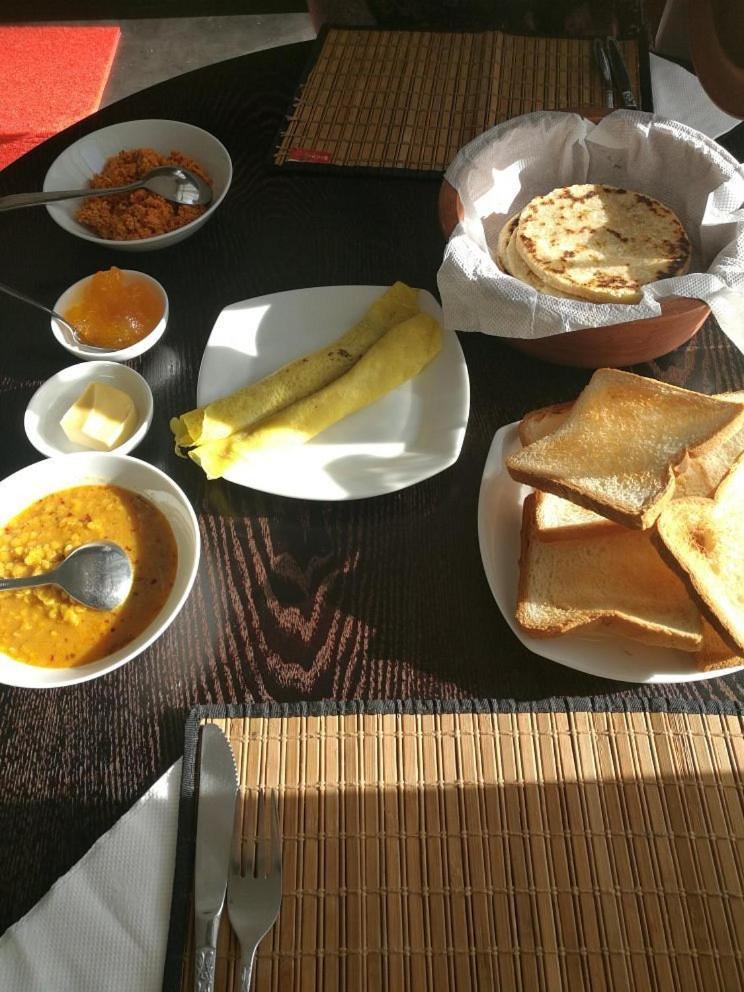 Monarch Ella Otel Dış mekan fotoğraf